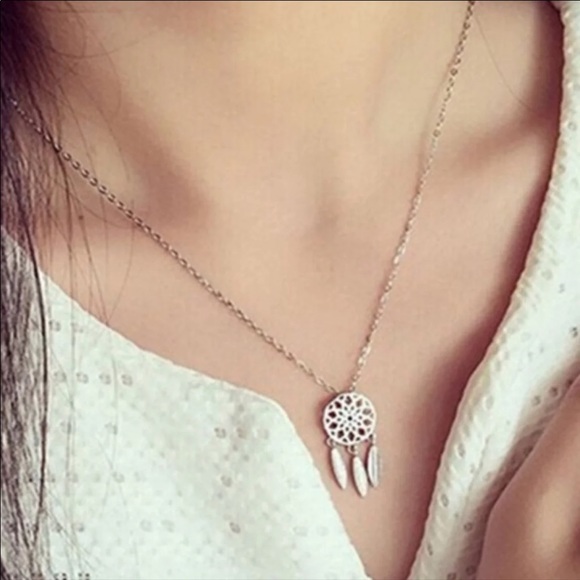 ⭐️Last one! NWT Boho Dream Catcher Necklace - Picture 3 of 3